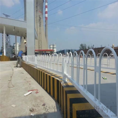 京式護欄 守護城市交通安全的堅實防線——以安平縣德業鋼板網廠為例
